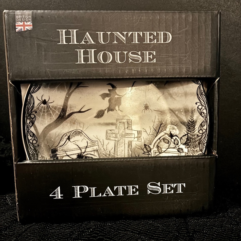 Eaton Fine Dining Haunted House Halloween Plates